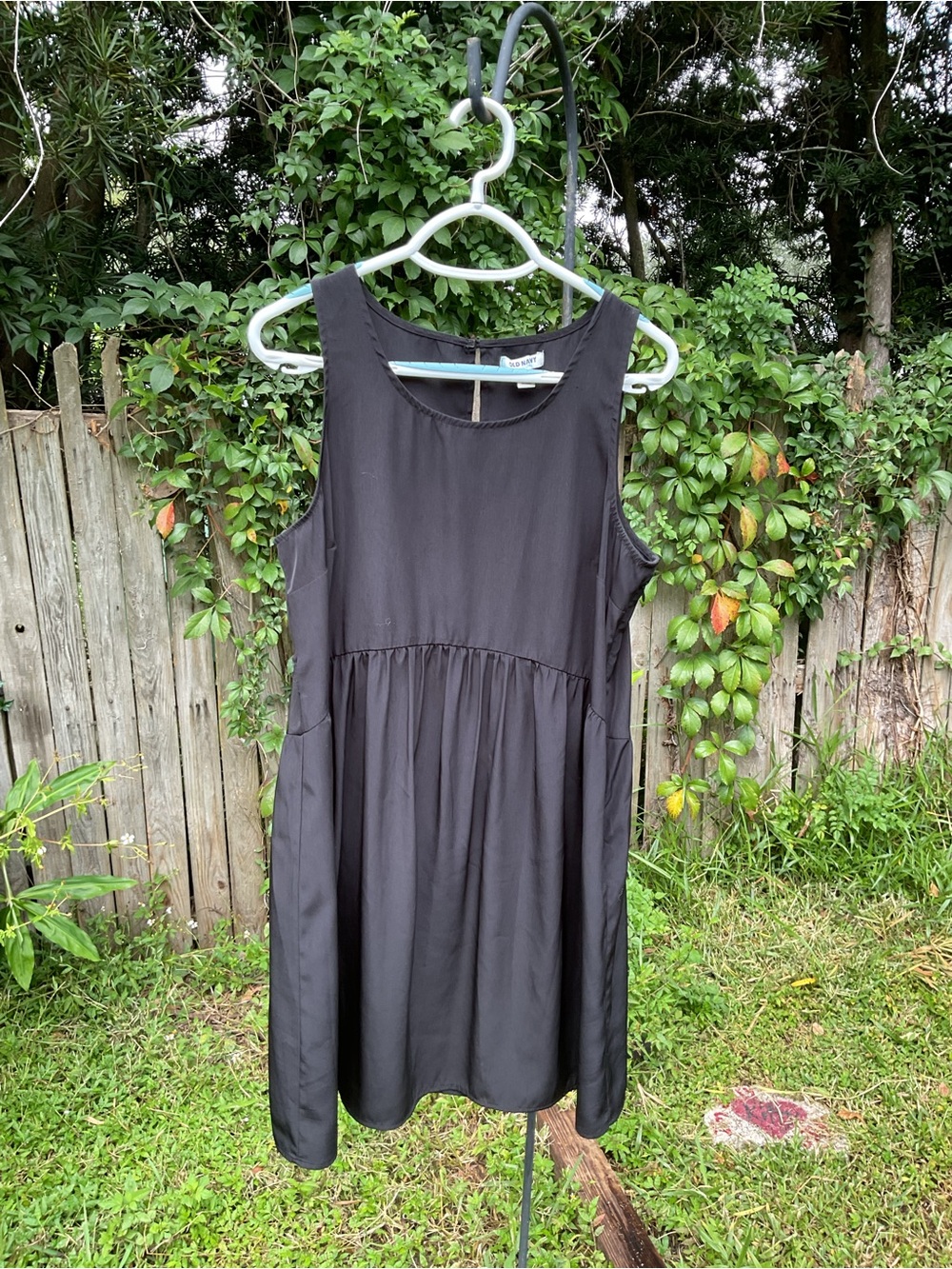 Old Navy Sleeveless Black Gathered Waist Dress